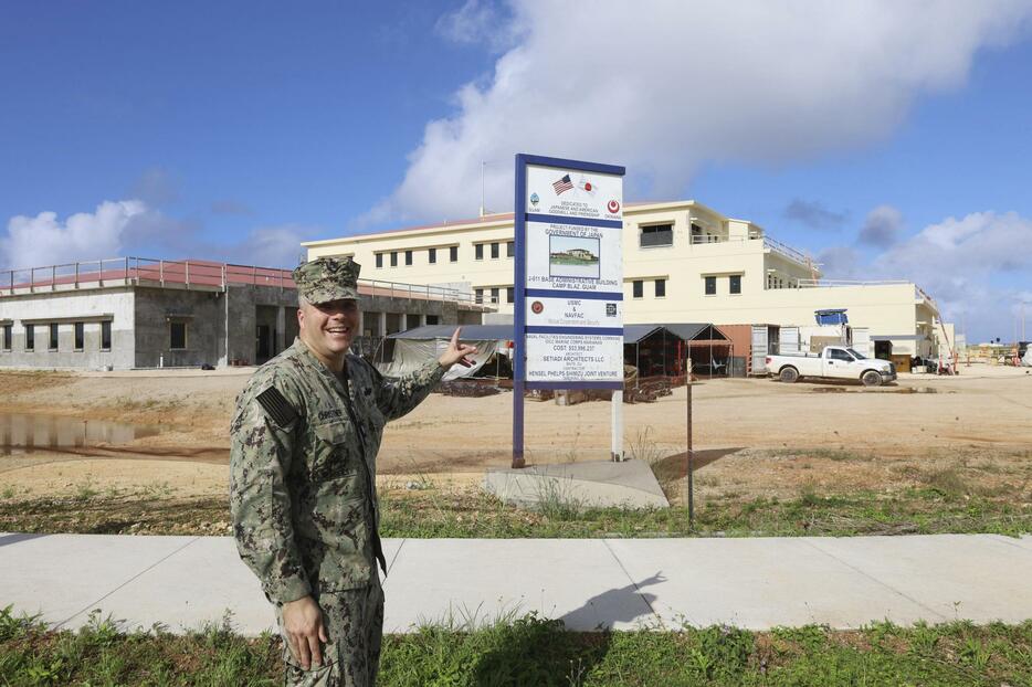 米軍基地「キャンプ・ブラズ」の管理庁舎＝2022年12月、米領グアム（共同）