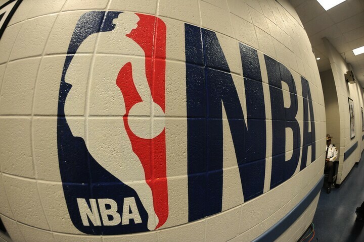 NBAロゴのモデルがウエストであるというのは有名な話だが、リーグがそれを公式に認めたことは一度もない。(C)Getty Images