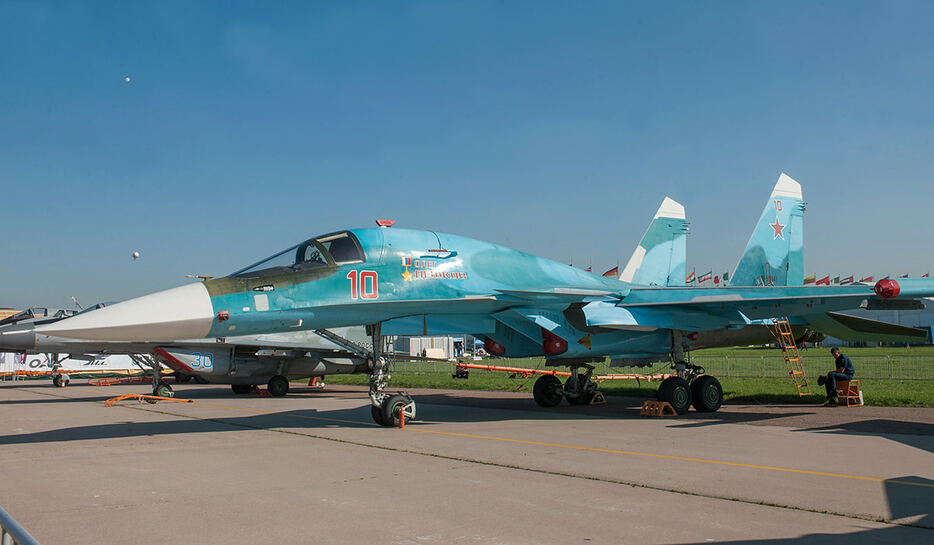 攻撃を受けたモロゾフスク空軍基地にも配備されているというSu-34（写真は2019年8月、モスクワ州ジューコフスキー）　Andrey 69-Shutterstock