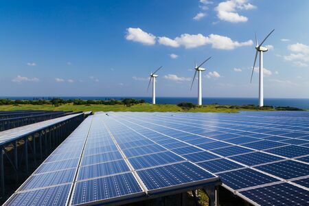 再生エネルギーの普及にはコストがかかるが…写真はイメージ（写真：imacoconut/Shutterstock.com）