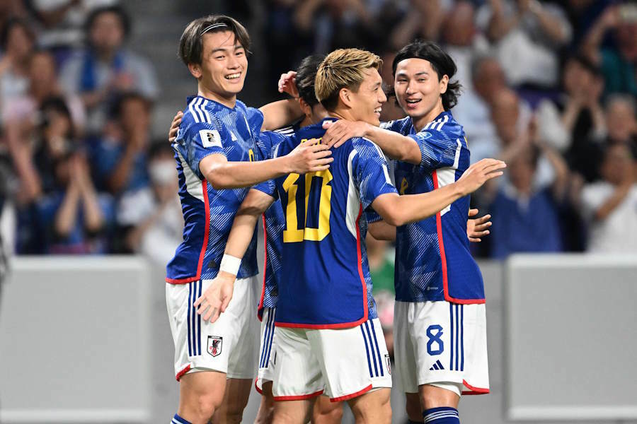 日本が前半に3ゴールを奪い後半へ【写真：徳原隆元】