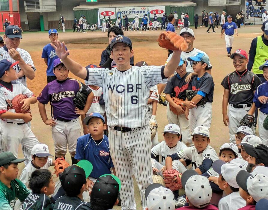 「ＪＡ全農ＷＣＢＦ少年野球教室」で熱血指導を繰り広げた侍ジャパン・井端弘和監督