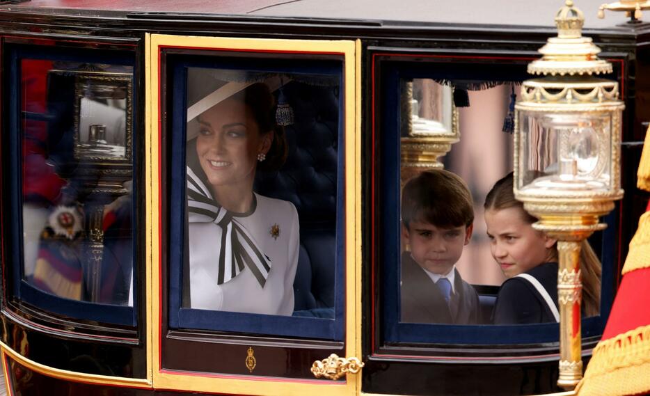 チャールズ英国王の誕生日を祝うパレードに参列したキャサリン妃＝15日、ロンドン（ロイター＝共同）