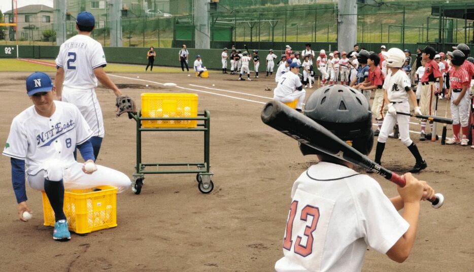 シーズン中に日本生命とコラボで行われたＮＴＴ東日本の野球教室