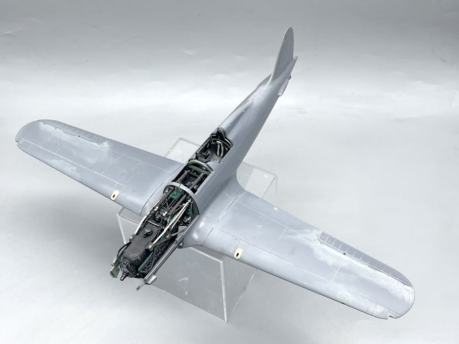 主翼と胴体を組み合わせが完了したMC.202
