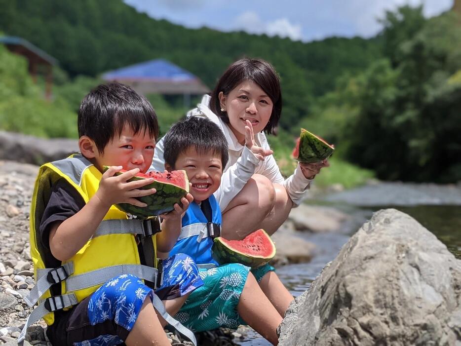 家族で川遊びできるスポットがたくさん。二ホンカワウソが最後に目撃された「新荘川（しんじょうがわ）」