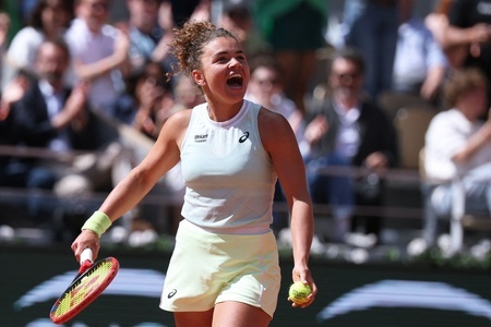 全仏オープンテニス、女子シングルス準々決勝。勝利を喜ぶジャスミン・パオリーニ（2024年6月5日撮影）。