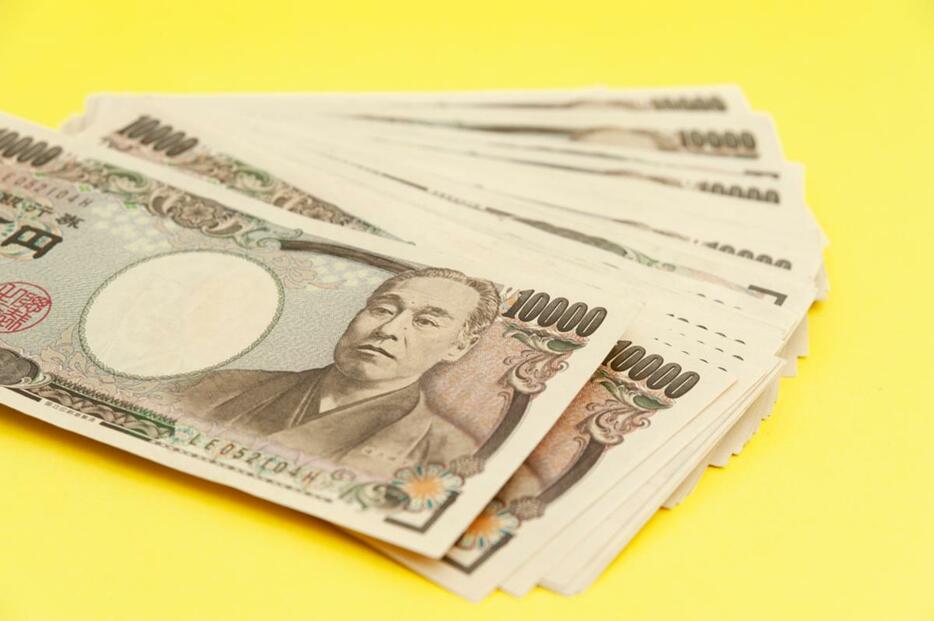 タンス預金に「福沢諭吉」の1万円札は危険!? 7月から「新札」になる前に銀行に預けるべき？ 旧札を預金すると「税務署」に怪しまれるの？