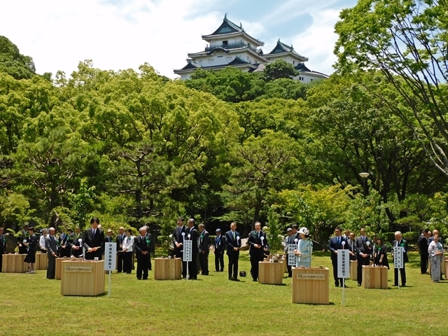 記念植樹が行われた和歌山城公園