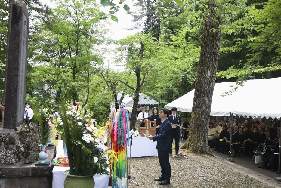 秋田県大館市で開かれた花岡事件の慰霊式＝30日午前