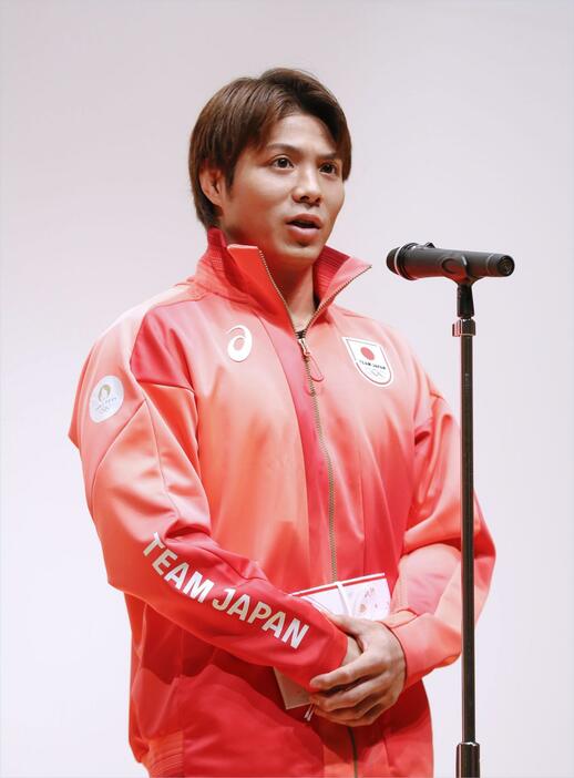 日体大のパリ五輪・パラリンピックに向けた壮行会で、意気込みを語る柔道男子66キロ級の阿部一二三＝東京都世田谷区