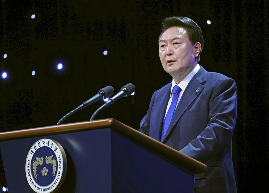25日、朝鮮戦争勃発74年の記念式典で演説する韓国の尹錫悦大統領（聯合＝共同）