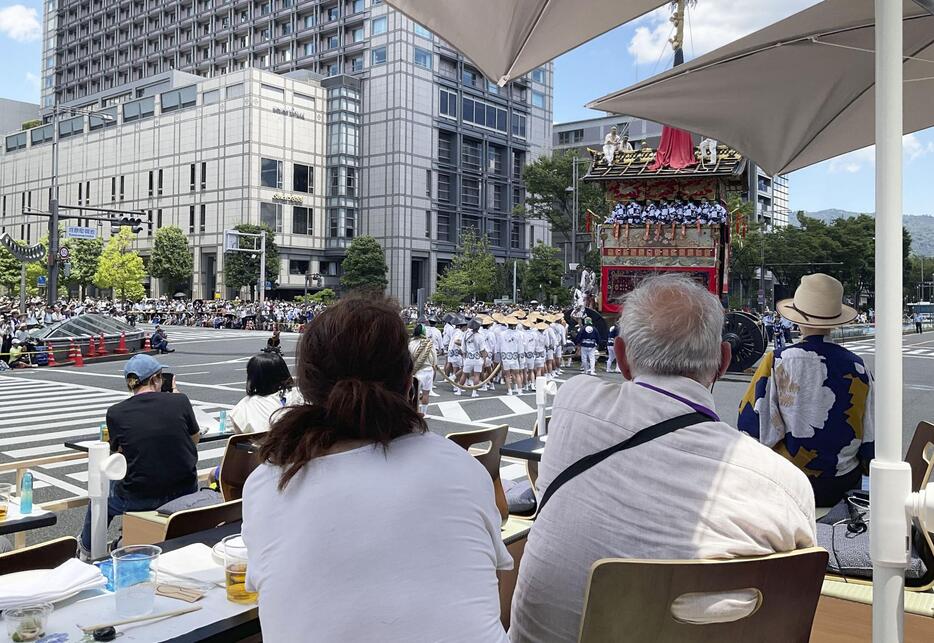 京都・祇園祭の「プレミアム観覧席」＝2023年7月（京都市観光協会提供）