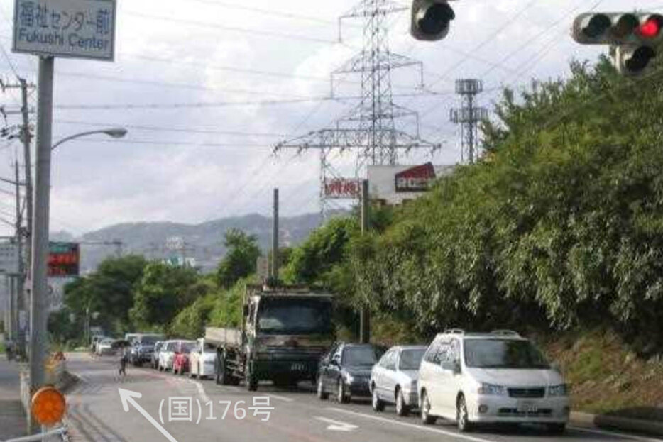 福祉センター前の大渋滞。（画像：兵庫県）