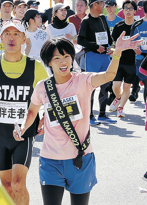 一昨年の金沢マラソンで走る松本さん＝金沢市内