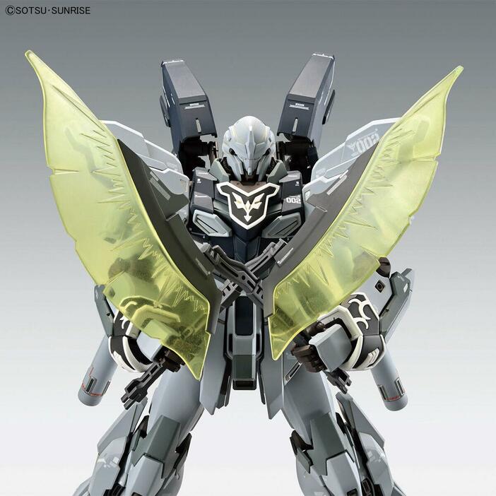 「機動戦士ガンダムNT」のシナンジュ・スタインのプラモデル「MG 1／100 シナンジュ・スタイン（ナラティブ Ver.） Ver.Ka」（c）創通・サンライズ