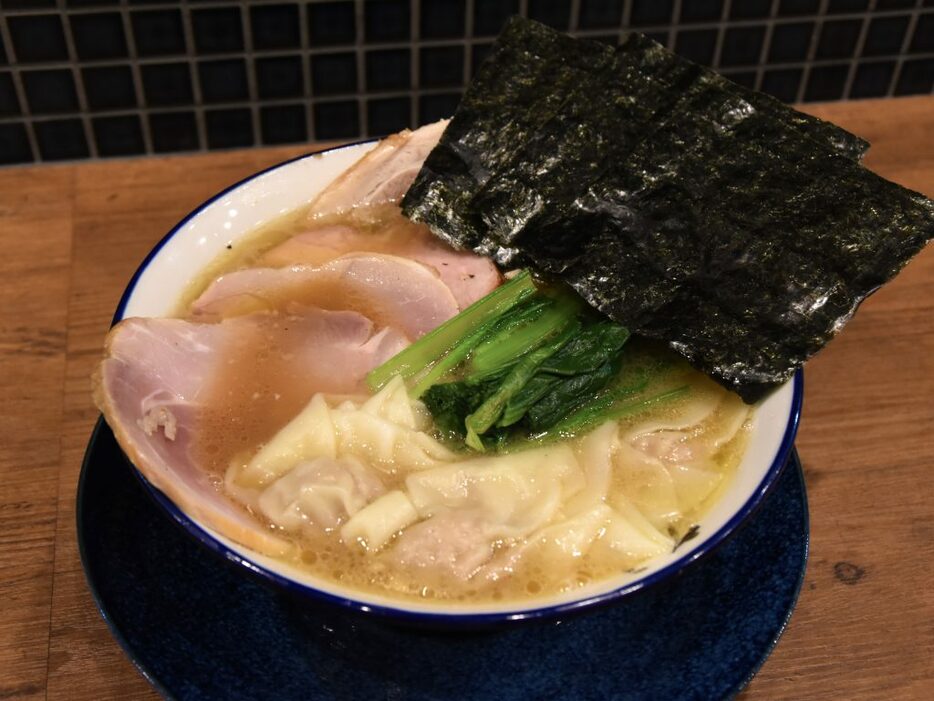 マイルドで飲み干せる豚骨ラーメン