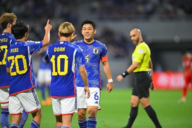 全勝で２次予選突破を果たした日本。2026年のワールドカップ進出へ、次は最終予選が待つ。写真：金子拓弥（サッカーダイジェスト写真部）