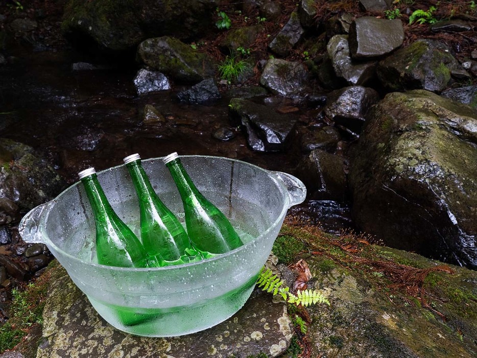 武尊山からの伏流水は手で直接すくって飲めるほど清らか