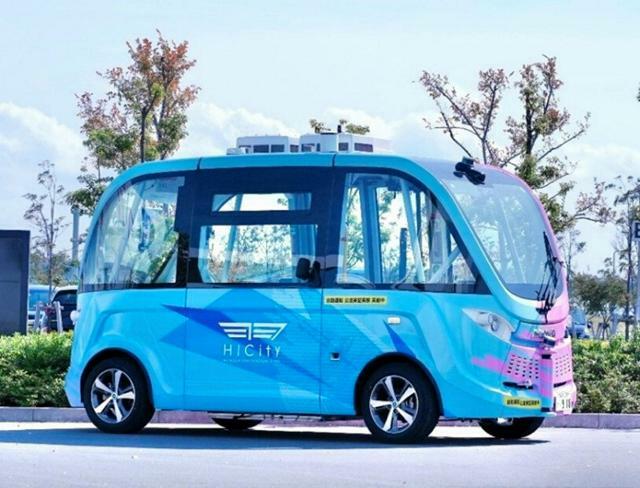 民間で初となるレベル4の自動運転バス=鹿島提供