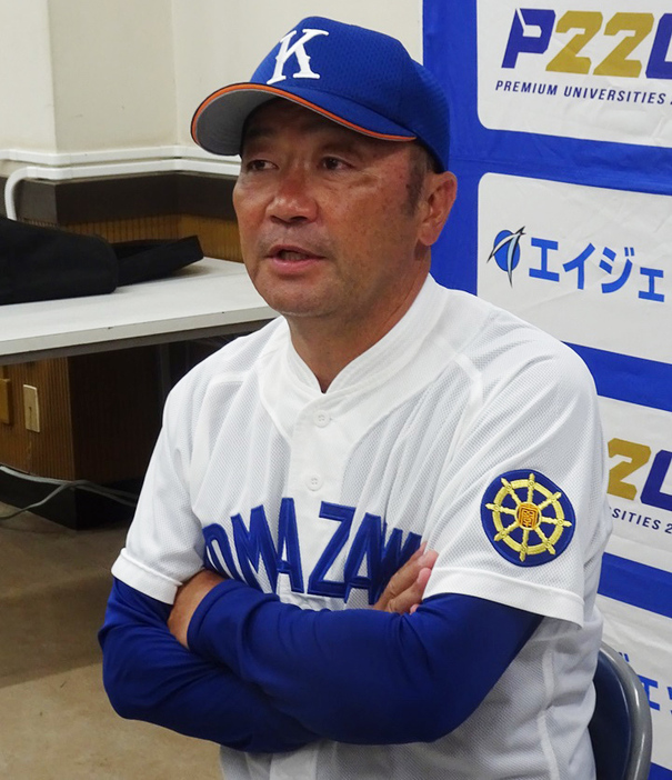 試合後の会見で、駒大・香田監督は東農大との入れ替え戦3試合を振り返った[写真=BBM]