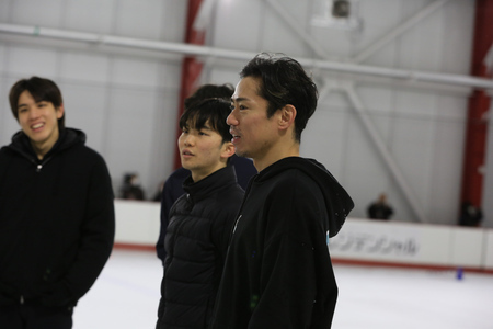 『滑走屋』練習での高橋さんと友野一希さん。友野さんは高橋さんを支える存在だった　@Sunao Ohmori(SECESSION)