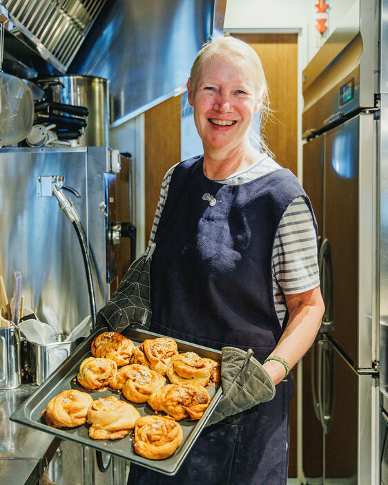 東京・馬喰町の〈puukuu 食堂〉にて期間限定で開催中の「Anna's Kitchen」。ディレクションを務める、パリ在住スウェーデン人のアンナ・ノーデンマークさん。
