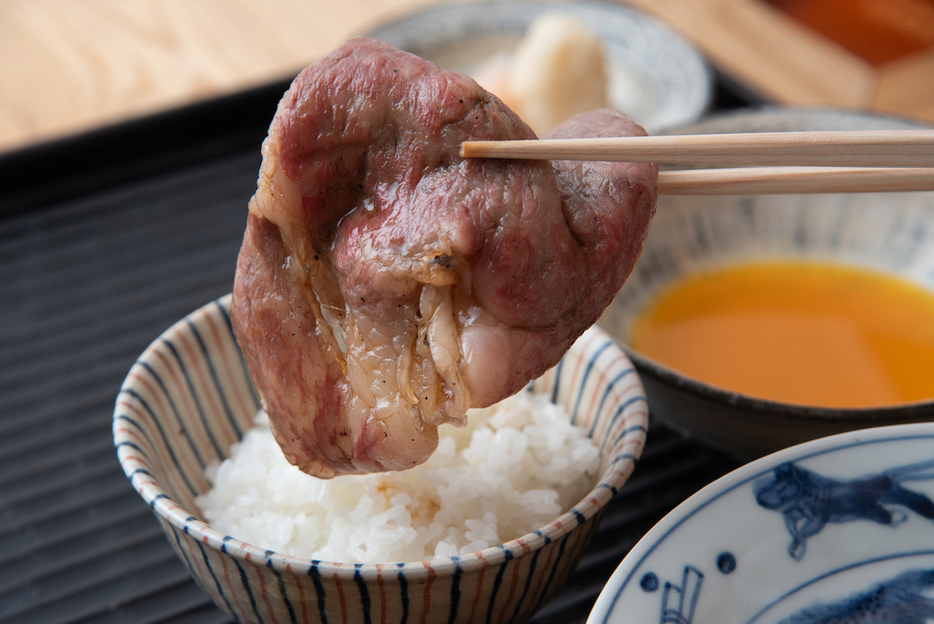 牛肉×土佐黄身酢の組み合わせは、夏の食欲不振も飛んでいきそうな味わい