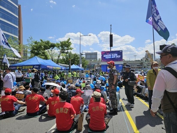 6月1日、ソウル駅一帯で「尹錫悦政権を糾弾し、海兵隊員特検法を貫徹するための汎国民大会」が開かれた＝パン・ジュンホ記者