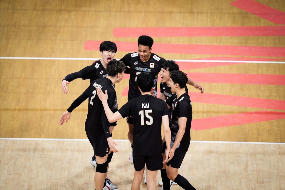 男子日本代表【写真：Volleyball World】