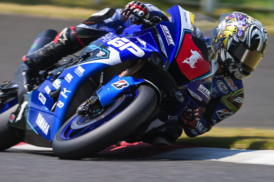 開幕戦から4レースを連続で制し、現在ランキングトップのヤマハファクトリーレーシング（YZF-R1）の中須賀克行選手