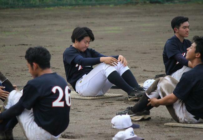 トレーニングに打ち込む慶應志木の選手たち
