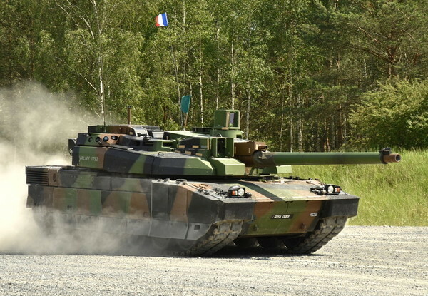 現行のフランス陸軍の主力戦車である「ルクレール」（画像：アメリカ陸軍）。