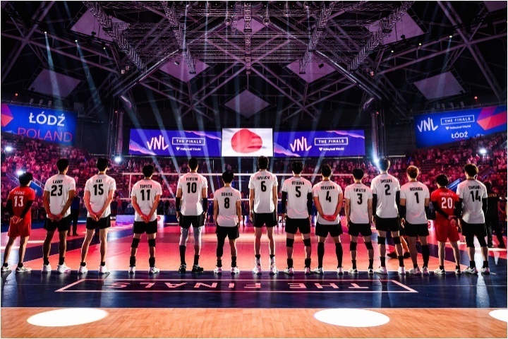 ネーションズリーグでは初の決勝進出を果たした日本代表。(C) Volleyball World