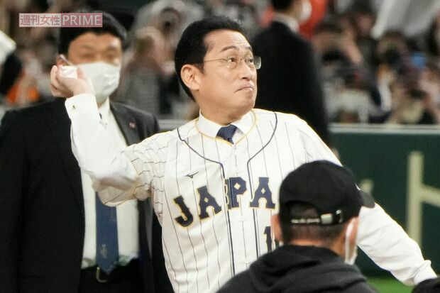 岸田文雄首相（2023年3月10日、WBC始球式）