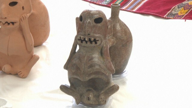 古代アンデスの土器「笛吹きボトル」