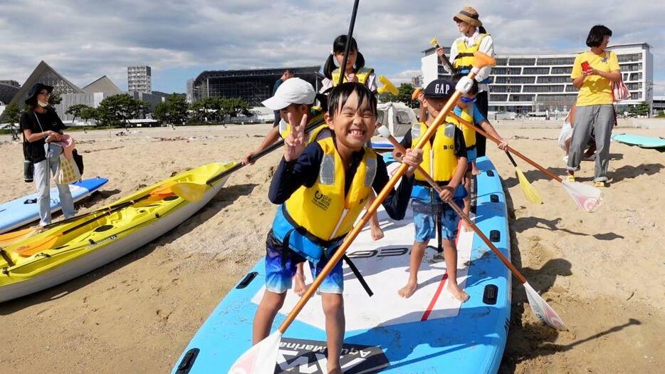 昨年開催された須磨海岸でのマリンスポーツ体験イベントの様子