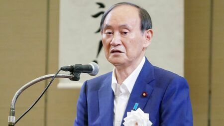 自民党千葉県連大会で講演する菅義偉前首相（写真：時事）