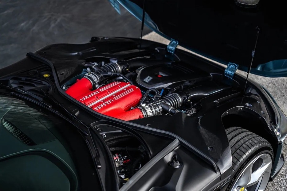 「ドーディチ チリンドリ」に搭載される最新の12気筒自然吸気エンジン「F140HD」