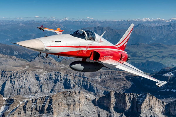 スイス空軍のアクロバット飛行チーム（画像：スイス軍）。
