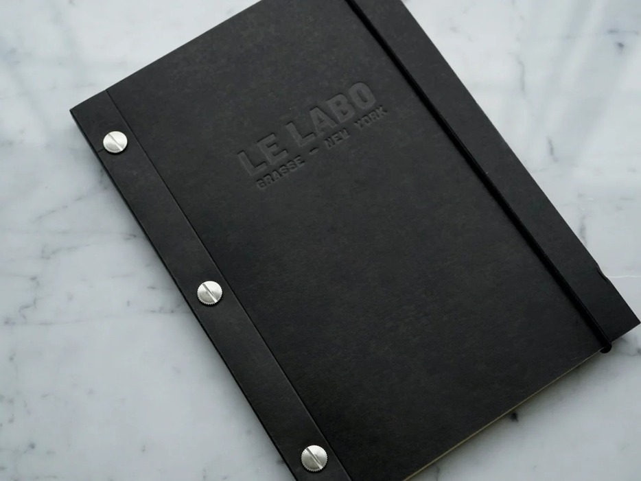 LE LABO SANTAL 26 SCENTED NOTEBOOK ￥8,030