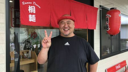 「Ramen Dream 桐麺」桐谷店主。年商1億円の人気店を育てるも、マネージャー業に仕事が変わるなかで虚しさが生じ、「計画的サヨナラ」を決意したが…（筆者撮影）