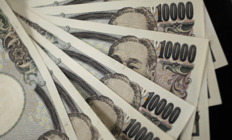 　６月２１日、財務省の債務管理研究会は「脱日銀」に向け、発行年限の長期化戦略を見直し、銀行勢の保有を促すことなどを盛り込んだ提言をまとめた。２０１１年８月撮影（２０２４年　ロイター/Yuriko Nakao）