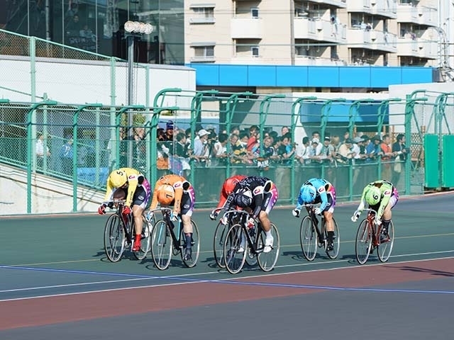 石井貴子(7番車・橙)がGI初優勝、ガールズグランプリ出場権を手にした(写真提供：チャリ・ロト)