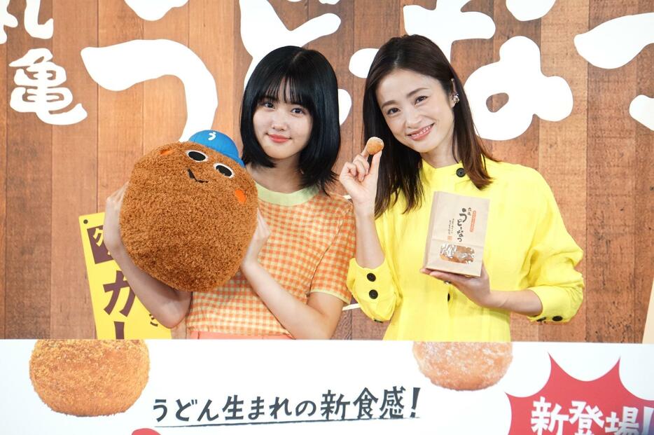 上戸彩と原菜乃華、仲良し姉妹のよう