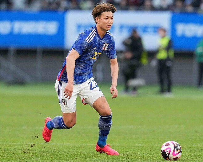 元旦に行なわれたタイ戦でA代表デビューを飾った藤井。(C)SOCCER DIGEST