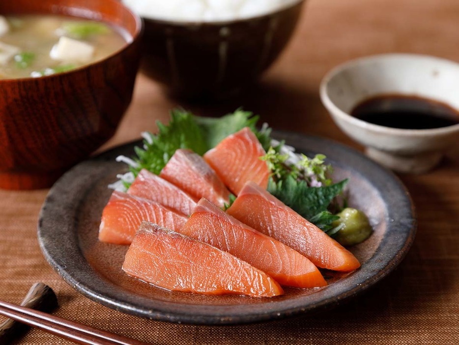 生のお刺身とはまた違う食感と味がたまらない「ルイベ」