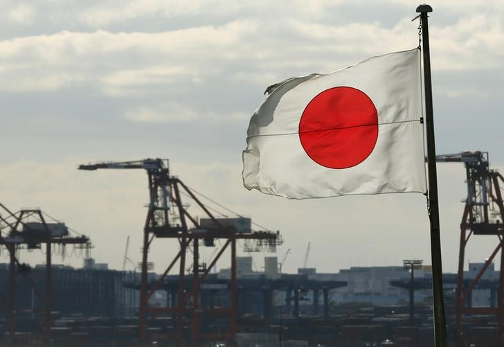 　６月１１日、日本工作機械工業会が発表した５月の工作機械受注（速報値）は前年同月比４．２％増の１２４５億５４００万円で、１７カ月ぶりに前年を上回った。写真は日本国旗。２０１２年１２月、都内で撮影（２０２４年　ロイター/Yuriko Nakao）