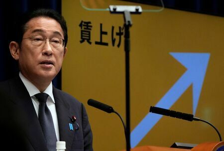 岸田首相は定額減税と賃上げの相乗効果を期待しているが…（写真：代表撮影/ロイター/アフロ）