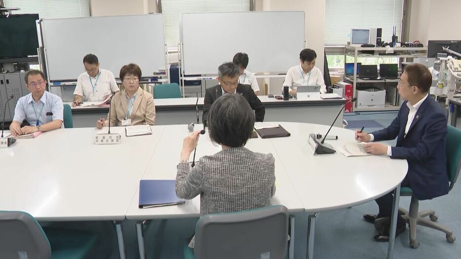 佐賀県庁で開かれた豚熱対策会議